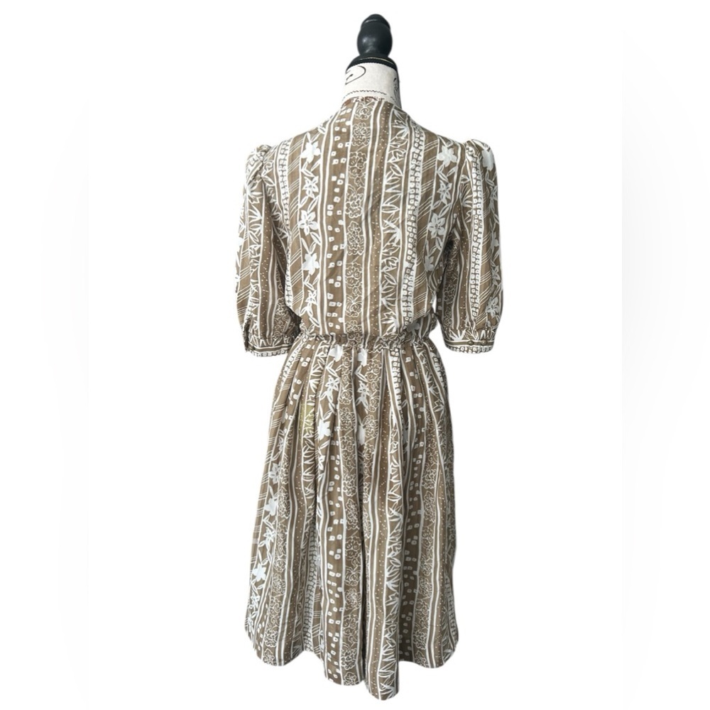 5/$25 Vintage The Wilroy Traveller NY Elegant Tan Patterned Dress size 8 - Picture 4 of 15